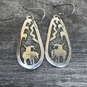 Vtg Hopi Sterling Silver End of the Trail Dangle Native American Earrings - Picture 1 of 5