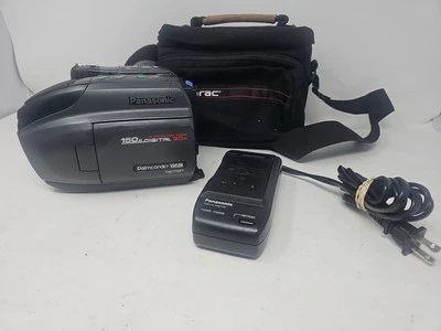 Panasonic PV-L501D Palmsight Palmcorder VHSC 150x Zoom Camcorder & Case "Read" - Image 1 of 4