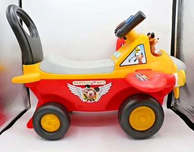 Disney Kiddieland Mickey Mouse Casa Club Luz y Sonido Actividad Paseo en Avión Foto 1 de 4