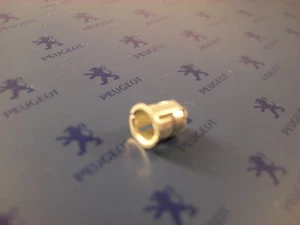 Käfigmutter 4mm Befestigung Außenspiegel mit Kugelgelenken Peugeot 403 204 304 504 - Bild 1 von 1
