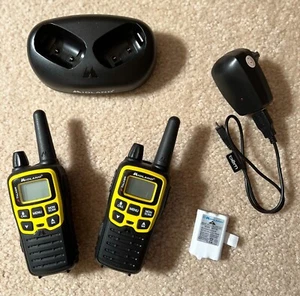 Working Midland X-Talker Black / Yellow Walkie Talkies Model 18CVP16 0125!!! - Picture 1 of 5