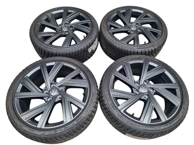 Original VW Bergamo Golf GTI 8 R Winter Felgen Reifen 225 40 18 Zoll Bridgestone - Bild 1 von 4