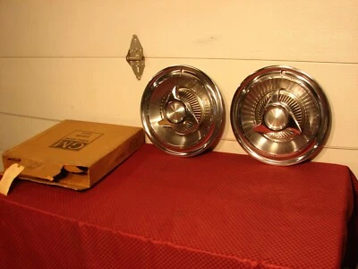 63 1963 PONTIAC CATALINA BONNEVILLE STARCHIEF GRAND PRIX NOS SPINNER HUBCAPS - Image 1 of 4