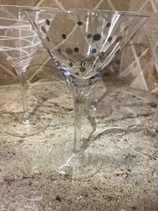 Martini Glasses Set of 4 Mikasa CHEERS 7 1/2" Tall 8 oz Beautiful - Picture 1 of 8