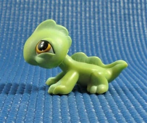 Littlest Pet Shop 2004 Green Iguana Lizard 374 Magnet Orange & Purple Eyes - Picture 1 of 5