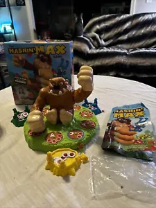 The Mashin' Max Juego Stash & Dash Juego Hasbro Completo He Gira y Golpea Nuevo - Imagen 1 de 11