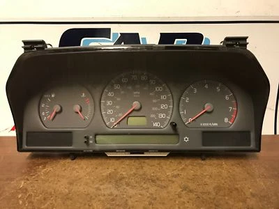 Volvo C70 2001 cuadro de instrumentos *kilometraje desconocido #149 Foto 1 de 4