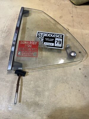 1969 1970 Ford Mustang Fastback janela traseira quarto lateral janela 1/4 janela lado do motorista - Imagem 1 de 4