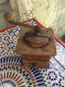 ANTICO MACININO MACINA CAFFÈ ANNI 30 40 LEGNO E ACCIAIO MARCHIATO B & C - Foto 1 di 2