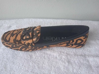 Nuevo Mocasín Calvin Klein Para Mujer Ladeca Pelo de Becerro Leopardo Natural Talla 8.5 Foto 1 de 4