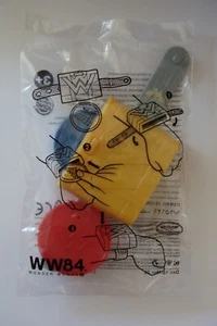 NUEVO ~ Lanzador de muñeca de juguete Burger King DC Comics 2020 Wonder Woman WW84 - Imagen 1 de 2