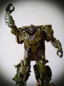 Transformers Studio Series 26 WW2 Bumblebee Deluxe Class Autobot, loose figure - Picture 1 of 8