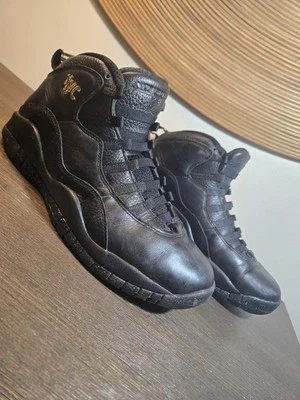 Nike Jordan 10 Retro New York City NYC 2016 Talla 9.5 310805-012 Negro Dorado Original Foto 1 de 4