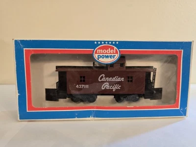 BRAND NEW IN ORIG BOX: HO HEAVYWEIGHT 9147 CP (CANADIAN PACIFIC) 437111 CABOOSE - Image 1 of 4