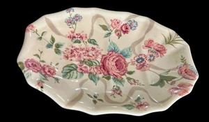 Vintage Ivory Floral Scalloped Ceramic Trinket or Soap Dish - Picture 1 of 8