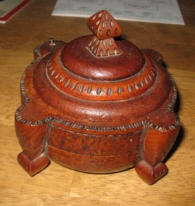 Schöne geschnitzte & verstopfte Fußbox mit drehbarem Deckel & Finish TOLLE Oberfläche - Bild 1 von 12