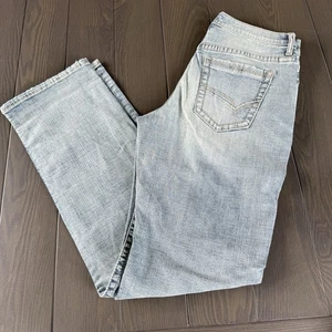 Jeans BKE Hebilla Tyler Bootcut Para Hombres 31x34 Azul Claro Lavado Premium Elastizado Denim - Imagen 1 de 16