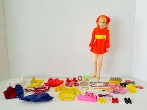 1960s SKIPPER Twist N Turn Sausage Curls w/ BRANDED FASHIONS & Accessories LOT - Picture 1 of 22