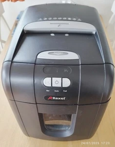 REXEL AUTO + 100 CROSS CUT PAPER SHREDDER - Picture 1 of 4