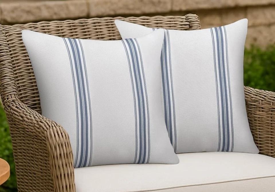 Fundas de almohada para exteriores Pr impermeables 18 x 18 fundas de almohada blancas, rayas azules Foto 1 de 1