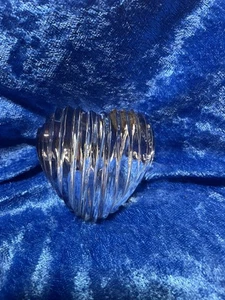 GUCCI Vintage Briefbeschwerer geschliffenes Kristall gerippt Herz schöner Zustand! - Bild 1 von 6