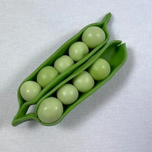 Two Pea Pods Refrigerator Magnet 3" Vegetable Green Fridge Double Broken End - Picture 1 of 5
