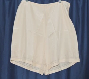 1930's Peach Silk Tap Pants w Delicate Hand Embroidery Unworn w- 27 SM - MED - Picture 1 of 6