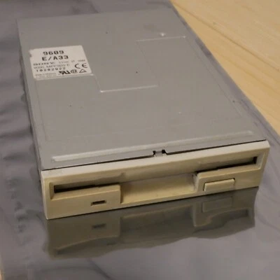 Sony MPF920-F Internal Desktop 3.5 inch Floppy Disk Drive 1.44MB - Tested 24 - Image 1 of 4