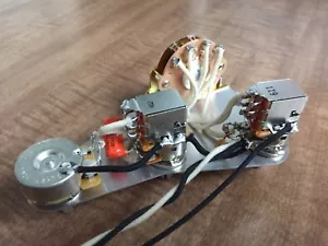 ¡Hasta 14 tonos! Arnés de cableado Ultimate Fender Stratocaster para SSS - Imagen 1 de 6