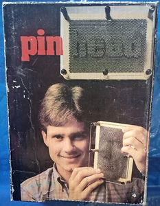 Pin Head 3-Dimensional Pin Sculpture Impression Toy Vintage Hand Fun Kid PinHead - Picture 1 of 9