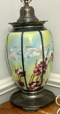GWTW - FLYING DOVES & CHERRY BLOSSOM ELECTRIFIED LG 29” PARLOR LAMP BOTTOM BIRDS - Image 1 of 4