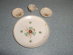 Vintage 4-teiliges Puppenhaus PICO Porzellan Set besetzt Japan Miniatur Geschirr Hand Pntd - Bild 1 von 4
