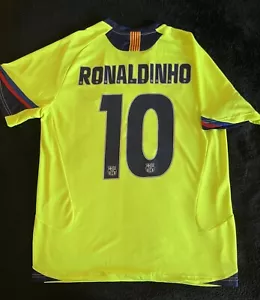 Ronaldinho #10 2005 Jersey Large Soccer Football Retro Spain Barcelona L Yellow - Picture 1 of 7