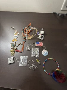 Vintage Keychain & Charms Lot 13  Donald Duck, Disney SeaWorld charm Bracelet - Picture 1 of 10