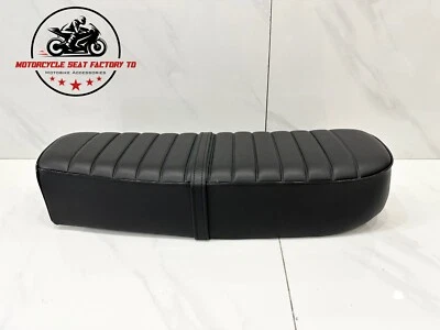 Yamaha RD350 R5 DS7 1970-1972 Solo Café Racer Metal Pan Asiento de motocicleta negro. Foto 1 de 4