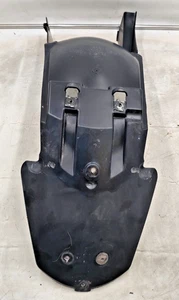 PARAFANGO POSTERIORE SOTTO CODONE-BMW F 650 CS ANNO 2001 AL 2006 - Imagen 1 de 5