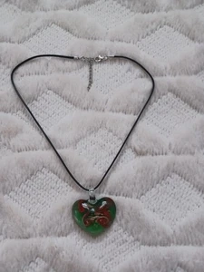 Vintage 90s 2000s Y2K Art Glass Green Red Gold Swirl Heart Pendant Cord Necklace - Picture 1 of 7