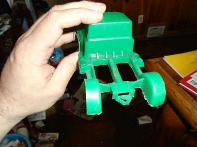 Camión de plástico verde Eldon Foto 1 de 4