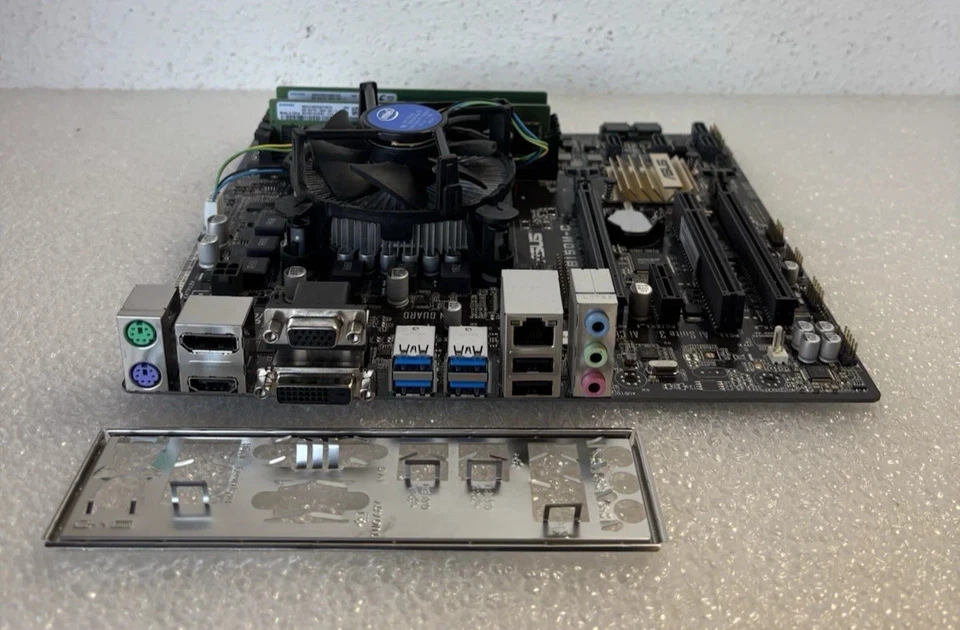 Scheda madre ASUS | B150M-C | Intel Core i7-6700 | 16 GB | LGA 1151 KIT - Immagine 1 di 1