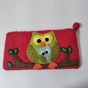 BNB Crafts Inc. - Owl on the Tree Theme Pouch: Red Wool - Picture 1 of 7