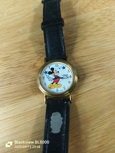 Disney Mickey Mouse Uhr Lorus Quartz, schwarzes Lederband.  It's A Small World - Bild 1 von 10