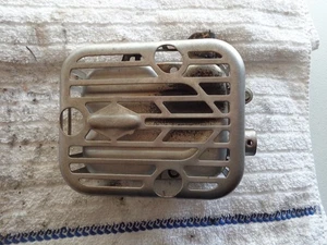 CONJUNTO SILENCIADOR USADO OEM BRIGGS AND STRATTON CON PROTECTOR 595516/590566 (25AG13) - Imagen 1 de 4