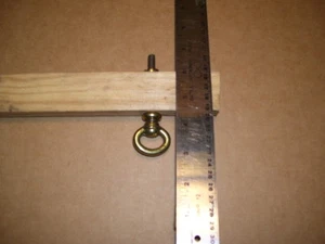 8 STCK. MESSINGOBERFLÄCHE AUFHÄNGEHAKEN AUFHÄNGER RING MIT HOLZEINSATZ 2 ZOLL LANGES GEWINDE 0111 - Bild 1 von 7