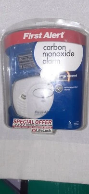 First Alert CO400 Carbon Monoxide Alarm Detector - Image 1 of 4
