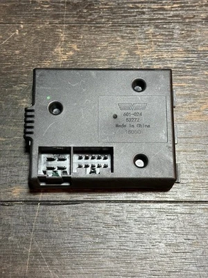 Módulo de control de freno de remolque para Ram 1500 2500 3500 4500 5500 2013-2014 82213474 Foto 1 de 3