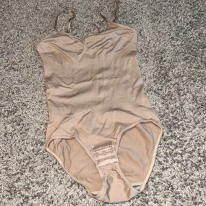 Abdominoplastia ajustable color nude medio para mujer - Imagen 1 de 8