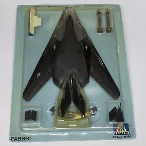 ITALERI AG-P050 1:100 Scale LOCKHEED F117-A Nighthawk Stealth USAF Aircraft - Picture 1 of 8
