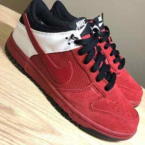 🔥RARE Vintage 2008 Nike Dunk Low GS Varsity Red Size 5Y (310569-661)🔥 - Picture 1 of 12