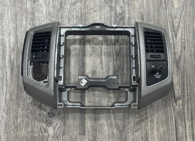 Toyota Tacoma 2005-2012 OEM tablero central superior radio bisel cubierta moldura con respiraderos Foto 1 de 4