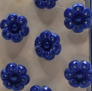 Botones de flores vintage en tarjeta 7 botones azules último estilo hecho en EE. UU. - Imagen 1 de 5